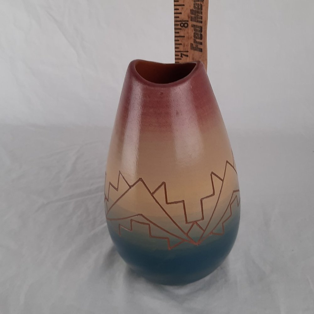 RARE Native American Sioux Pottery Rapid City SPRC South Dakota Vase Signed - Picture 4 of 4
